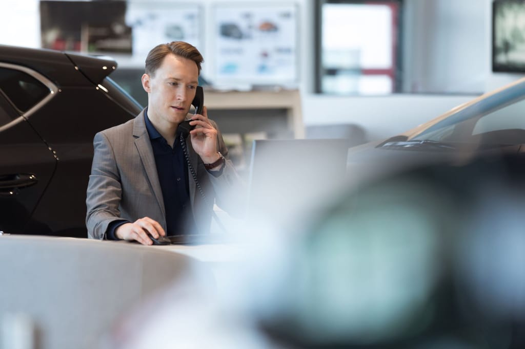 The Characteristics of a Good Salesperson and a Great Salesperson