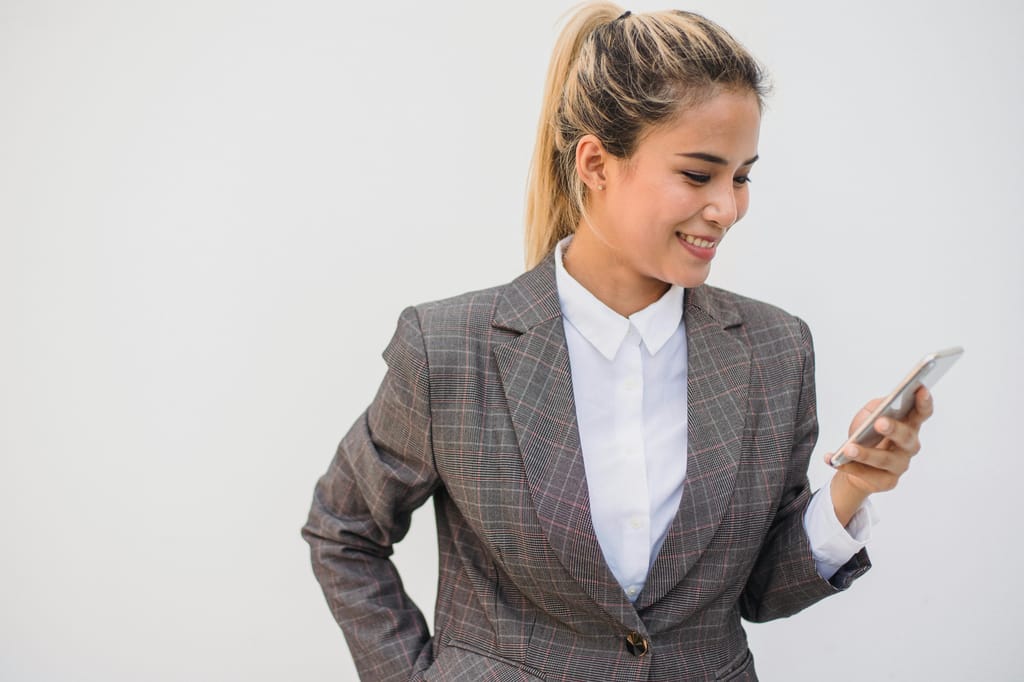 How AI for Car Dealerships Converts Leads into Loyal Buyers Around the Clock